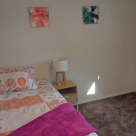 Cozy, New, Private 3 Bedroom Home 汉密尔顿 外观 照片